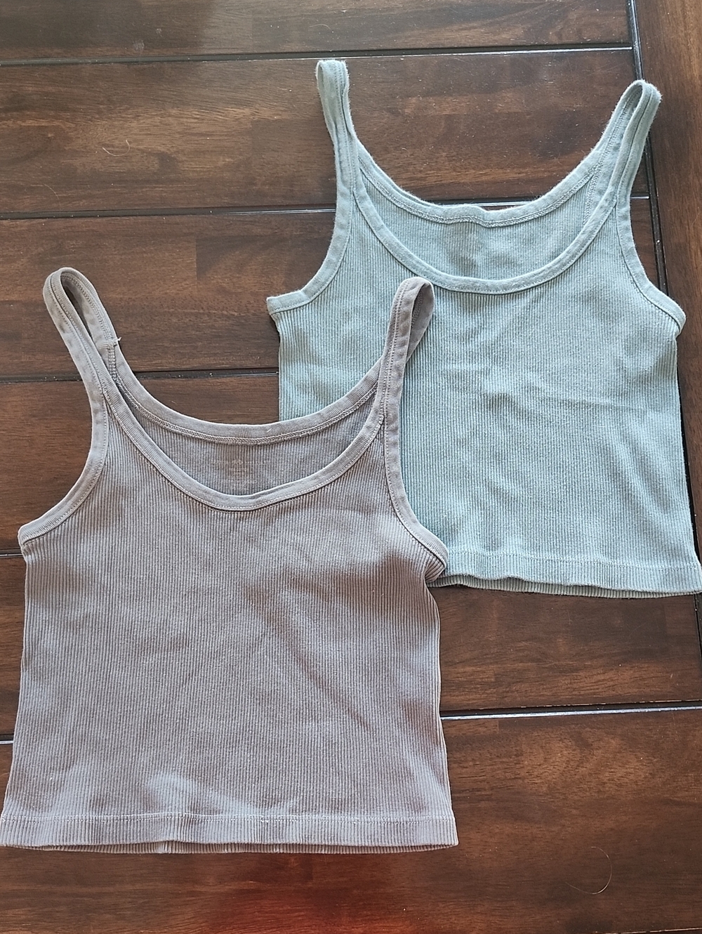 Brandy Melville cropped tank tops - two pack